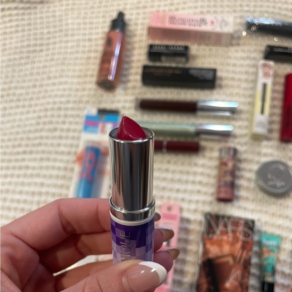 Makeup Bundle - Picture 6 of 16